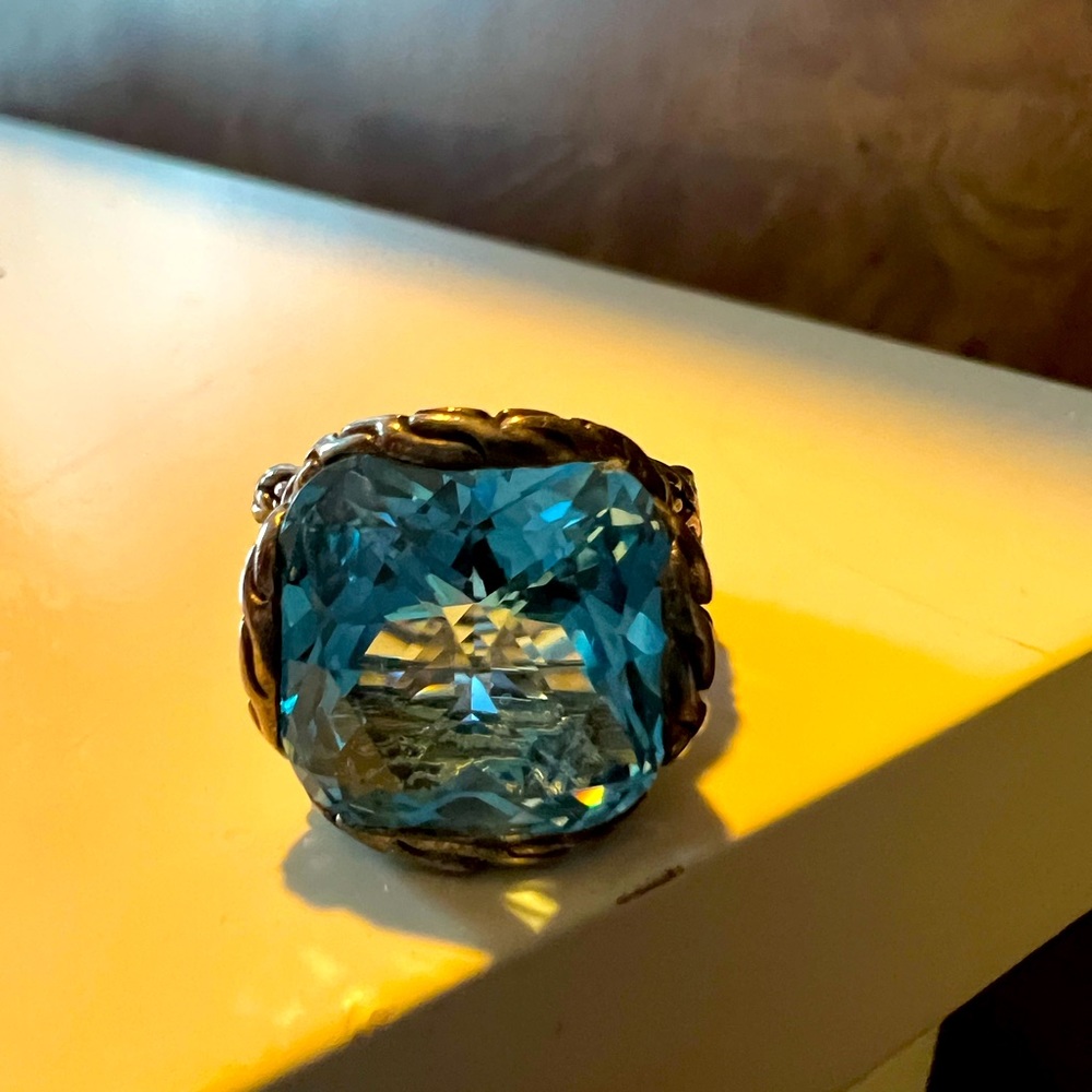 Authentic John Hardy ladies aquamarine ring